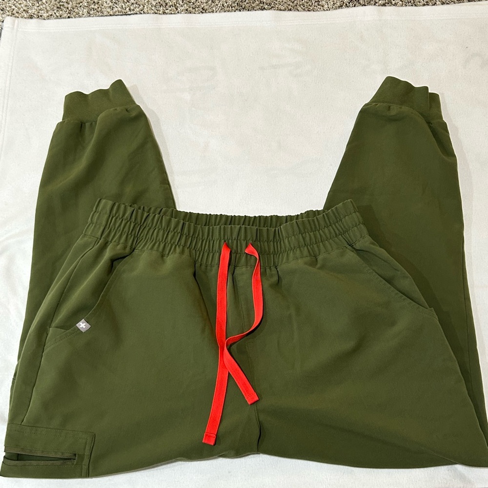 Figs Olive Green Zamora Jogger Scrub Pants - limited edition
